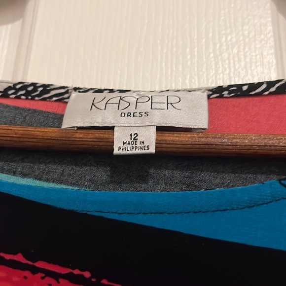 Kasper dress size 12, multicolored striped 3/4 sleeves, ruching on side - Picture 2 of 4